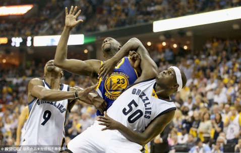 爱游戏ayx网页版 -孟菲斯灰熊训练开放日，窗口期绝杀压哨引观众欢呼，德甲在即，训练强度显著提升的简单介绍