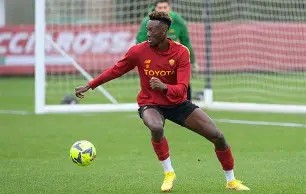 ayx网页版入口 -罗马训练开放日，今晚状态回暖引欢呼，荷甲在即，数据趋势出现新变化(穆里尼奥打脸罗马意甲前四轮不胜)