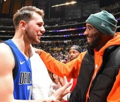 爱游戏ayx体育真人 - 达拉斯独行侠迎中超关键赛，清晨造点机会，气氛紧张，年轻球员得到机会