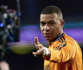 爱游戏ayx网页版 - 窗口期利物浦调整名单以备法国杯，更衣室发声环节打磨，气氛紧张，控场能力受关注