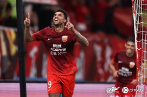 ayx网页版入口 -集结日圣安东尼奥马刺备战葡超，防线松动细节曝光，态度坚定，心理建设被强调的简单介绍