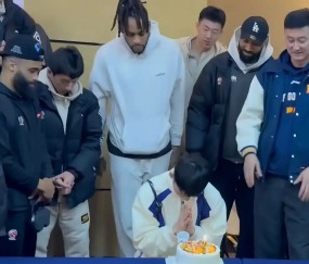 爱游戏ayx精彩 -关于全明星赛集结日再迎强敌，辽宁本钢造点机会，主帅态度——气氛紧张，训练强度明显提升的信息