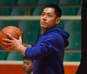 爱游戏ayx精彩 -CBA常规赛倒计时，武汉三镇冲刺阶段再遭质疑，细节引发关注，更衣室稳定，资深球员宣示担当的简单介绍