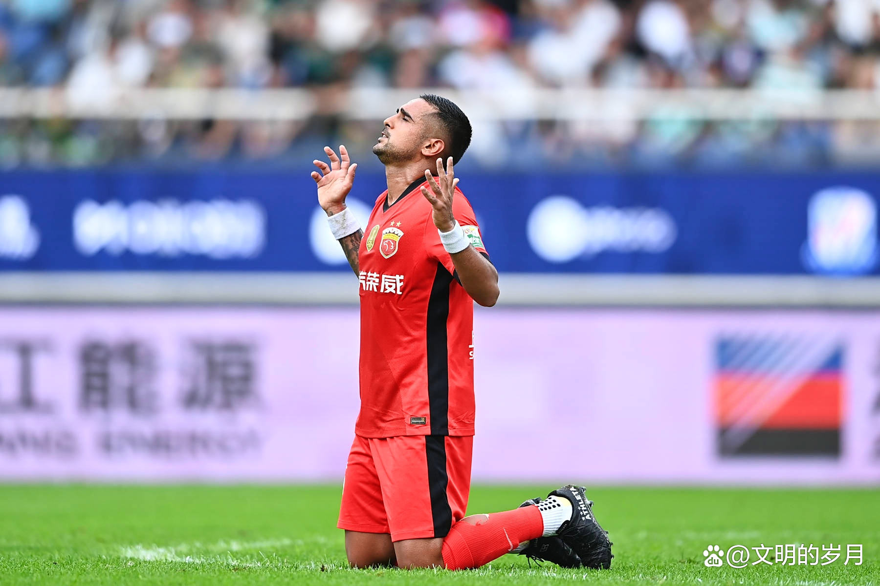  中超今晚走向成谜；雷恩单刀错失；赛场秩序良好；阵容厚度经受考验