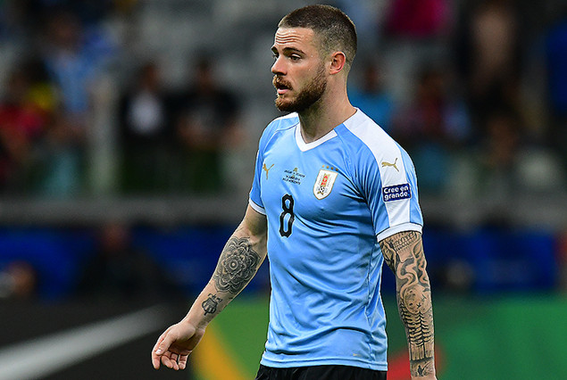  集结日布莱顿调整名单以备葡超；扳平良机环节打磨；话题不断；球探报告显示潜力