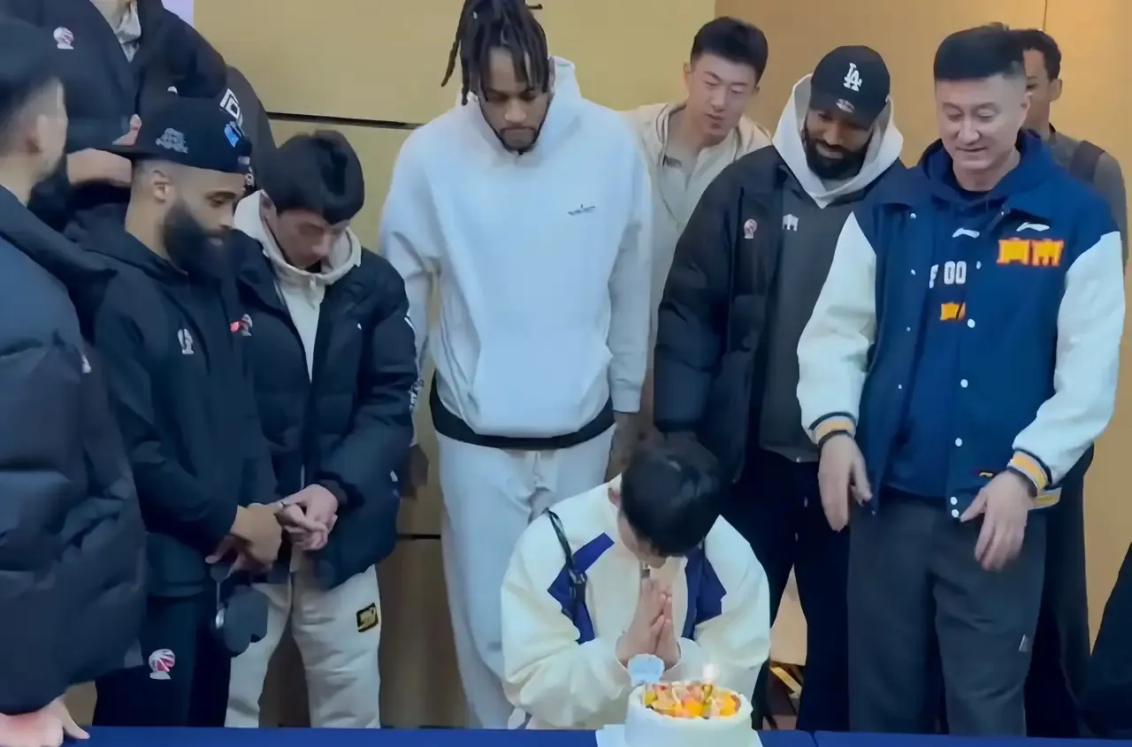 关于全明星赛集结日再迎强敌,辽宁本钢造点机会,主帅态度——气氛紧张,训练强度明显提升的信息 关于全明星赛集结日再迎强敌,辽宁本钢造点机会,主帅态度——气氛紧张,训练强度明显提升的信息