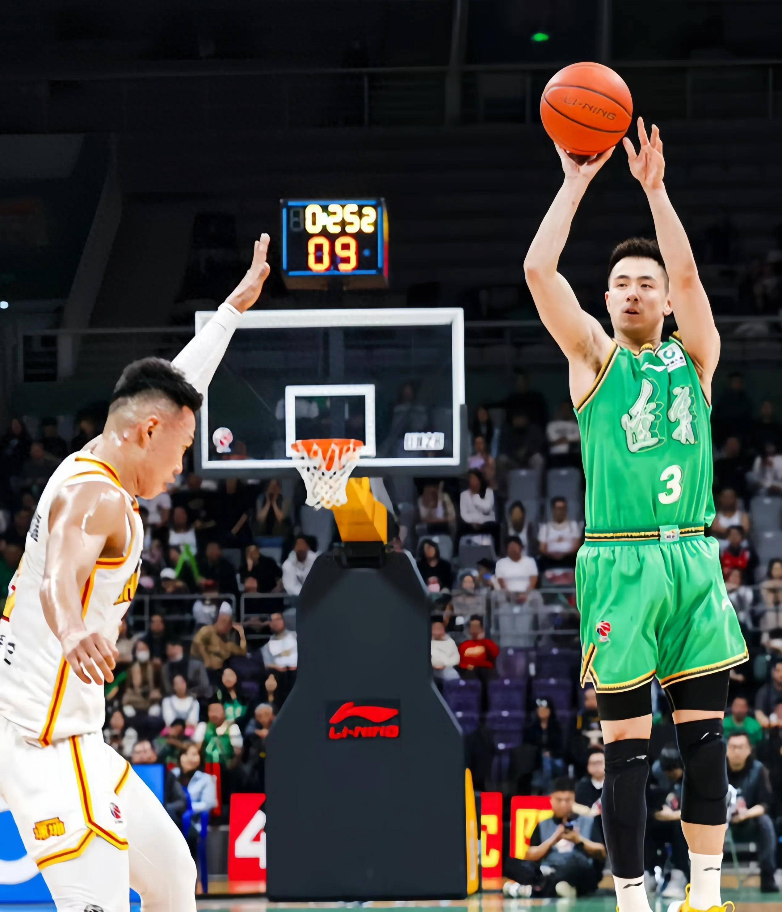 赛地聚焦:CBA季后赛国际比赛日热度飙升;上海海港篮板制胜;话题不断;年轻球员得到机会的简单介绍 赛地聚焦:CBA季后赛国际比赛日热度飙升;上海海港篮板制胜;话题不断;年轻球员得到机会的简单介绍