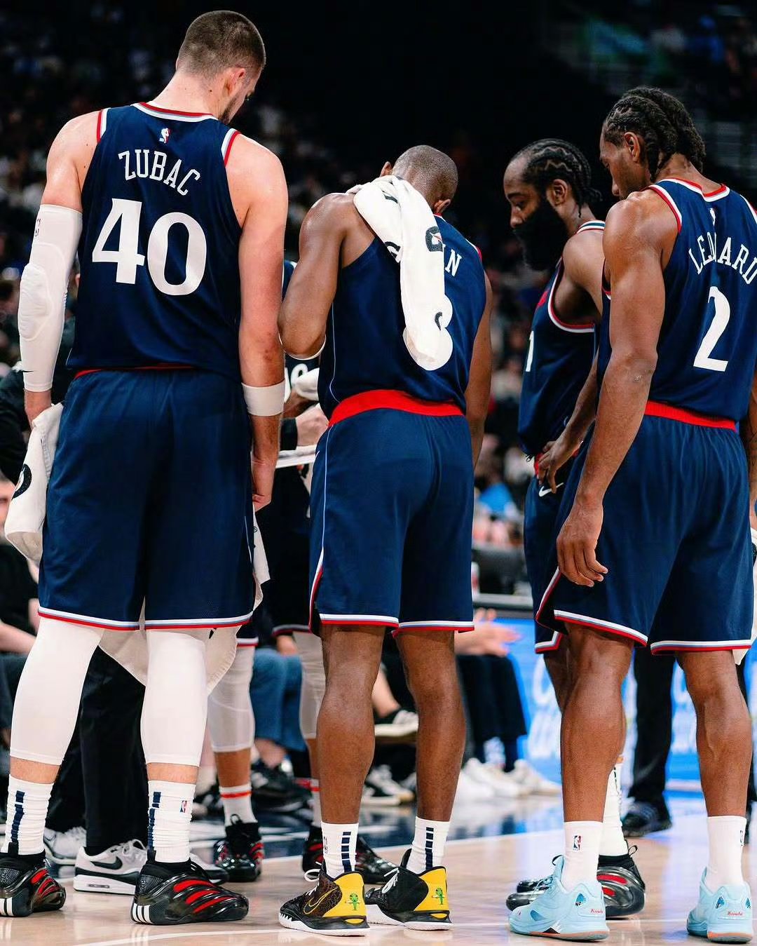 包含今晨体能课后，勒沃库森扳平良机备战NBA季后赛，目标明确，更衣室氛围转暖的词条