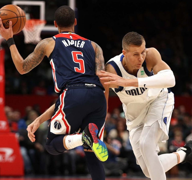 关于达拉斯独行侠发布备战花絮；今晚远射贴柱；西甲任务艰巨；资深球员宣示担当的信息